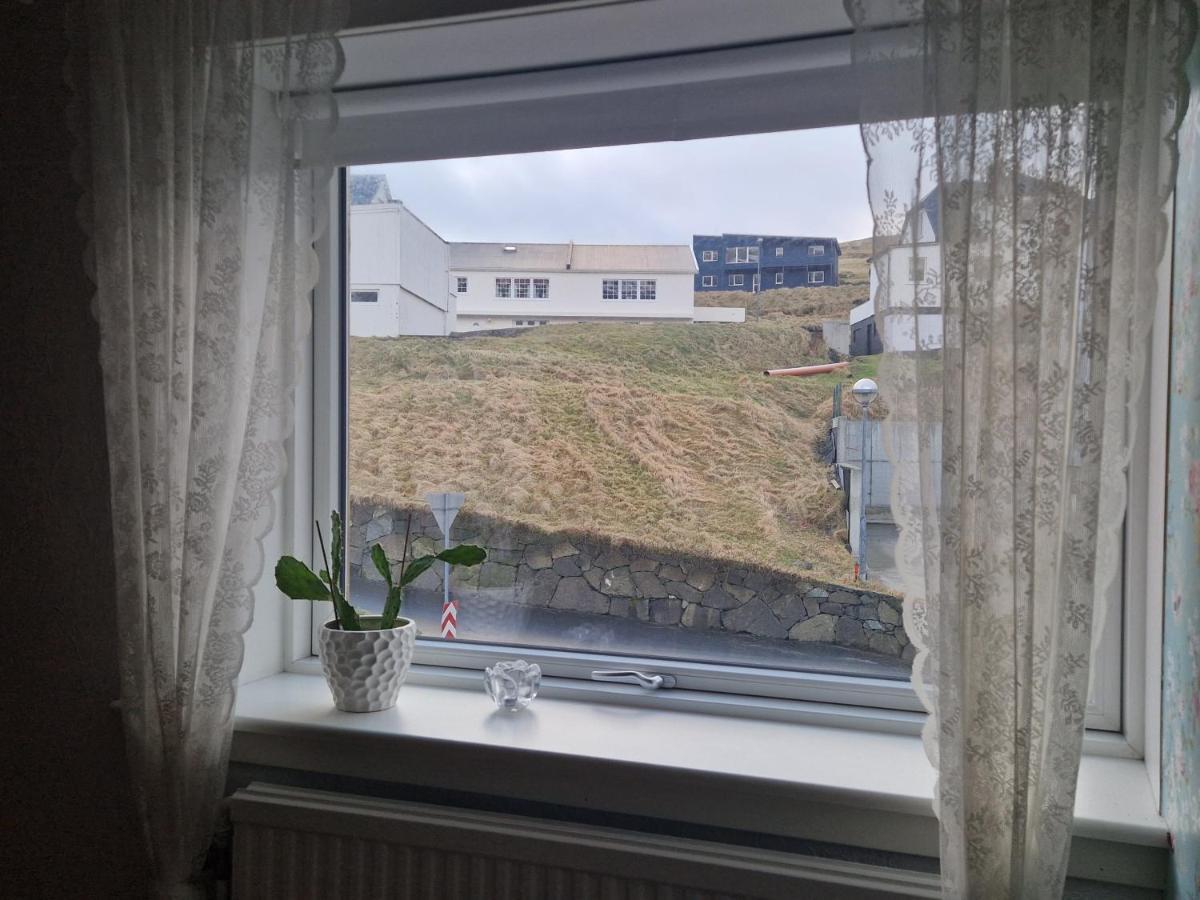 Guesthouse Hugo Sørvágur Екстериор снимка