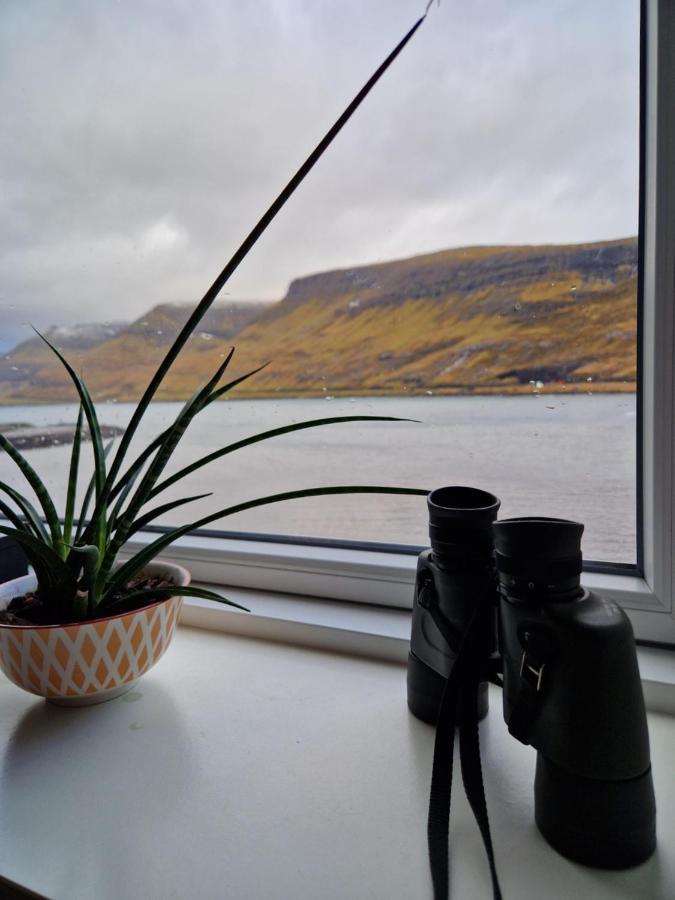 Guesthouse Hugo Sørvágur Екстериор снимка