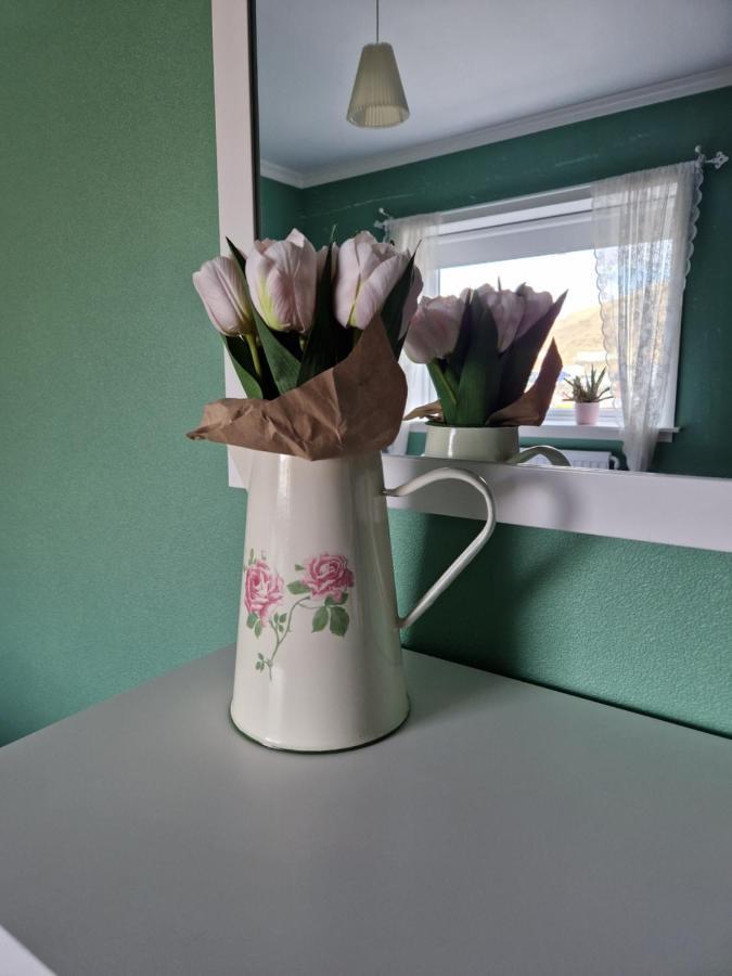 Guesthouse Hugo Sørvágur Екстериор снимка